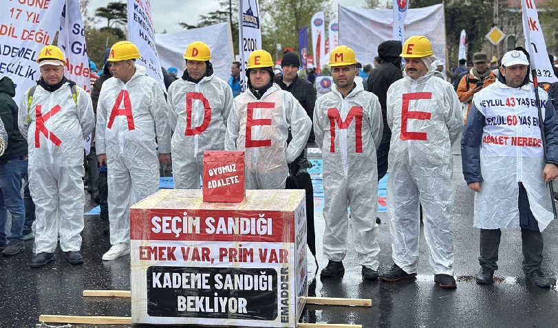 Kadıköy'de 1 Mayıs: On binler Rıhtım'a akın etti