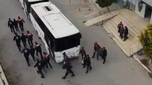 Dolandırıcılığın merkezine dev operasyon! Bin 200 şüpheli, 149 gözaltı