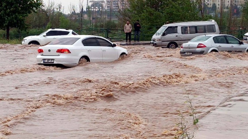 Bakan Göktaş, "55 milyon kaynak ayırdık" derken, esnafın hesaplarına haciz konduğu ortaya çıktı