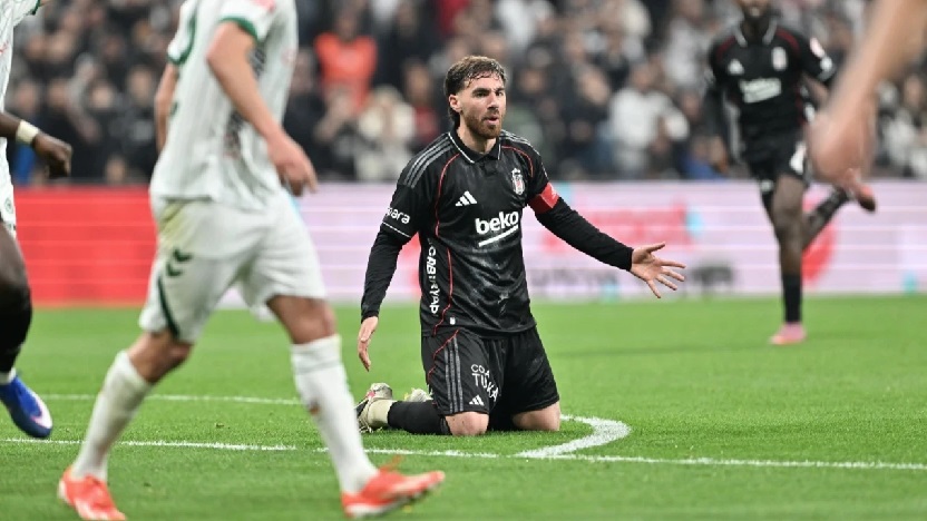 Beşiktaş kupada 90+8'de yıkıldı: İlk finalist Konyaspor