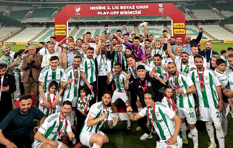 Muğlaspor penaltılarla 1. Lig'e yükseldi: 3 senede 3 şampiyonluk