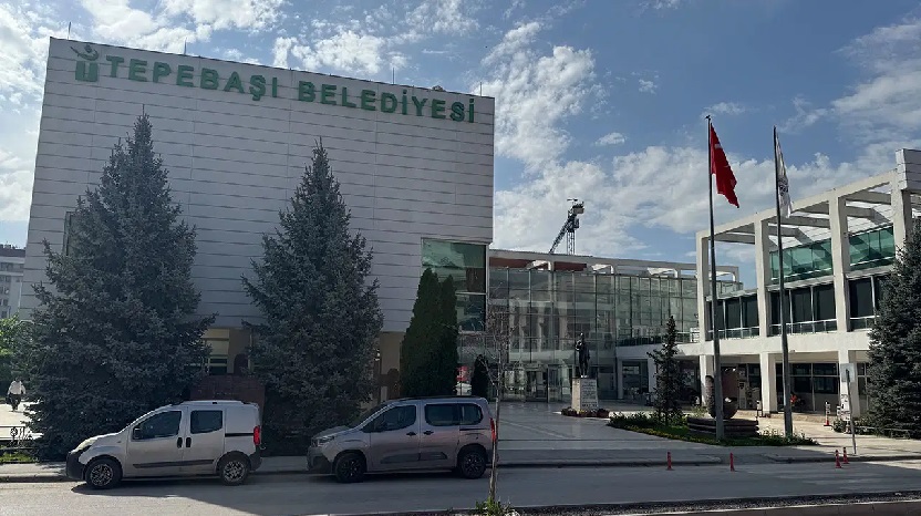 Eskişehir Tepebaşı Belediyesi'ne operasyon: Gözaltılar var