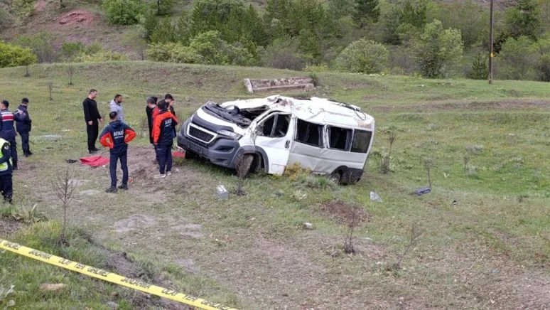 Yozgat'ta can pazarı! Öğrenci servisi devrildi; 3 can kaybı, 7 yaralı