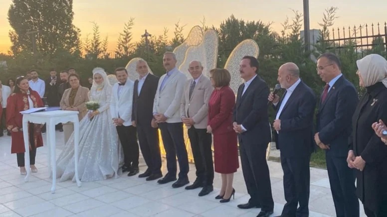 Düğününe bakan ordusu katılan AKP'li 'damat' rüşvetten gözaltında