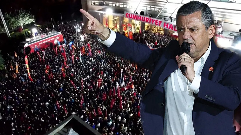 Özgür Özel, CHP Genel Merkezi'nde kalabalığa sesleniyor
