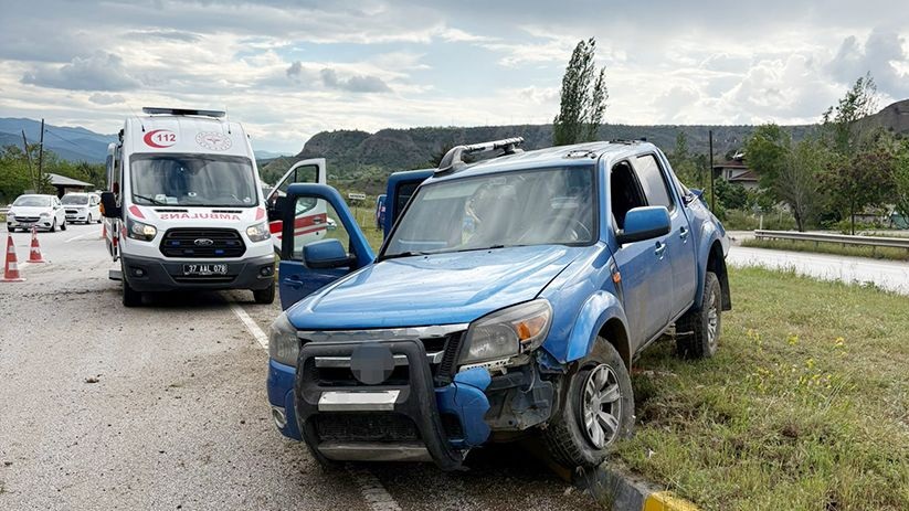 Kastamonu'da kamyonet takla attı: Dört yaralı