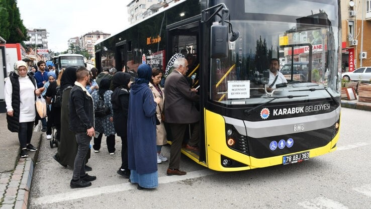 Karabük'te 65 yaş altı emeklilerin 'ücretsiz ulaşım' kartları iptal edildi!