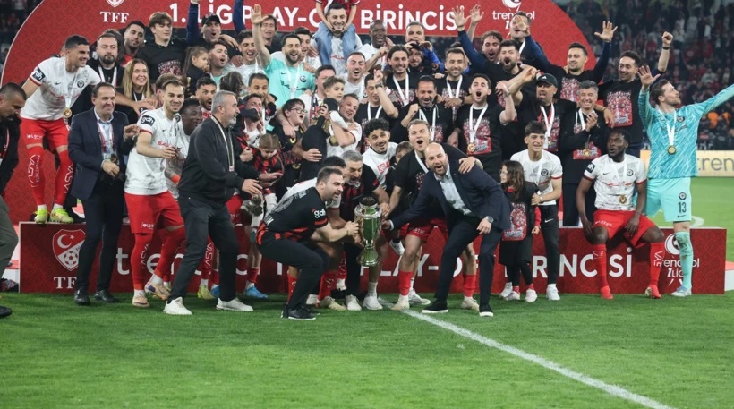 Süper Lig'e çıkan son takım Çorum FK oldu: 2-0 kazanıp tarih yazdılar