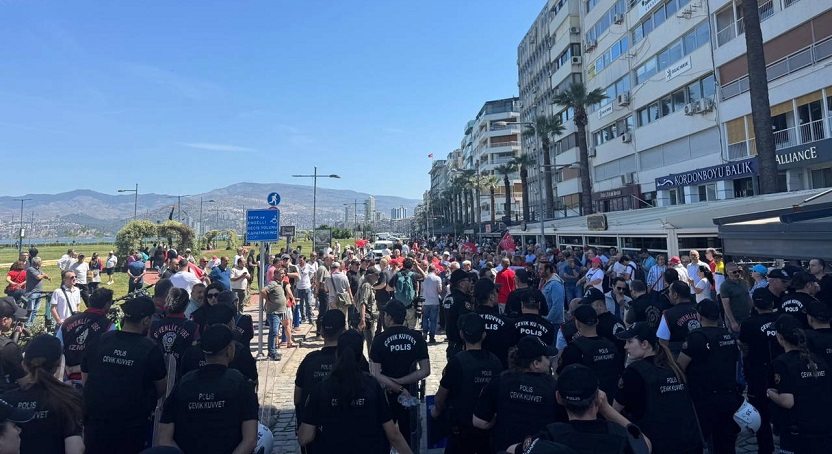 Özgür Özel'in İzmir mitingine engel! Cumhuriyet Meydanı ablukaya alındı: Alana TOMA'lar getirildi