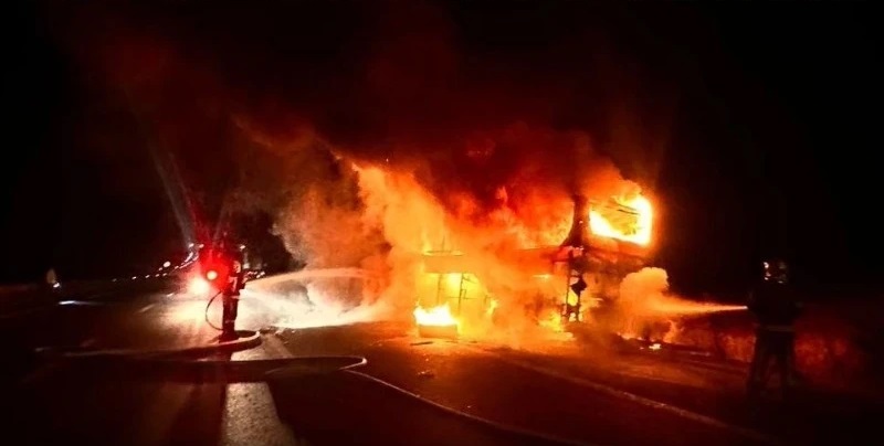 Denizli'de otobüs alev topu oldu: Biri bebek 8 ölü, 33 yaralı