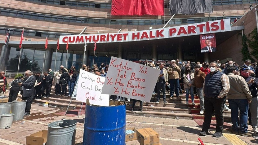 221 eski CHP milletvekilinden 'mutlak butlan' itirazı ve 'derhal kurultay' çağrısı