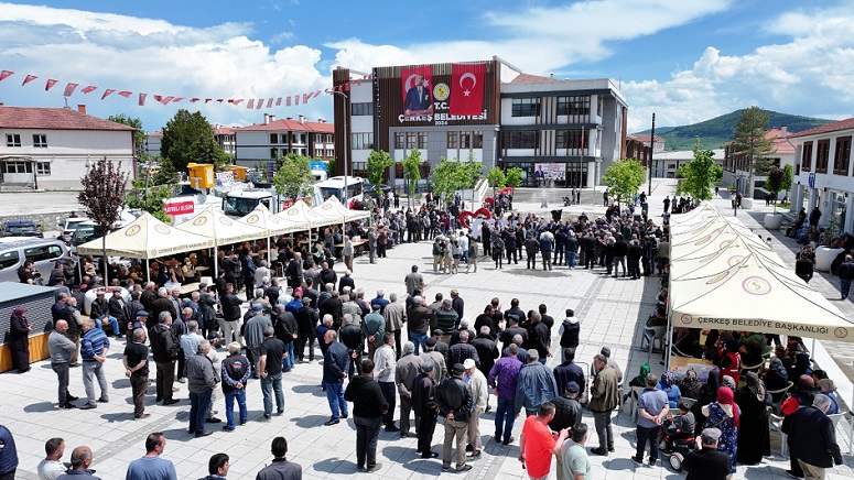 Çerkeş Belediyesi araç filosuna yeni katılan 14 araç hizmete girdi