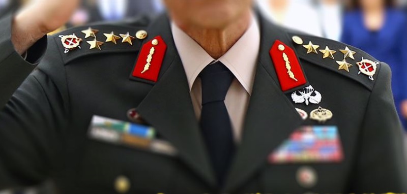 'Araç sesi'nden rahatsız olan general, astsubayı tekme tokat dövdü!