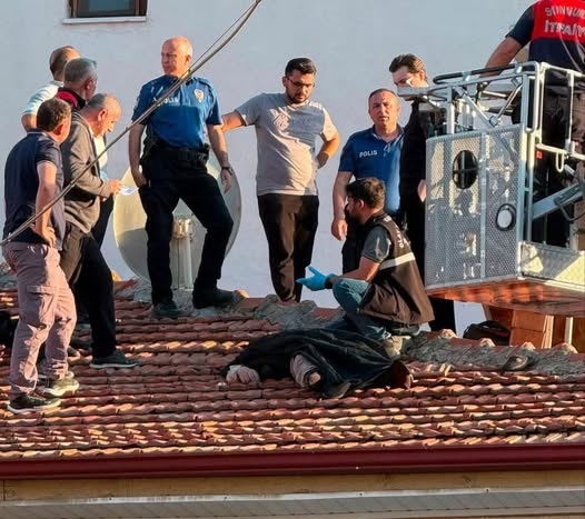Çorum'da çatıda ölüm!