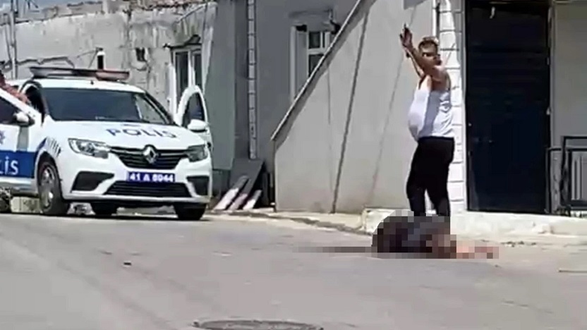 Kocaeli'de dehşet! 5 çocuk annesi kadını sokakta defalarca bıçakladı