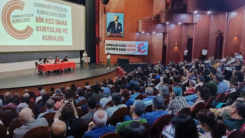 Cumhuriyetçiler 'Bir kez daha kurtuluş ve kuruluş' sloganıyla toplandı