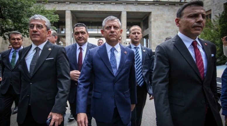 Özgür Özel'in yeni partisi için 40 günlük süreç