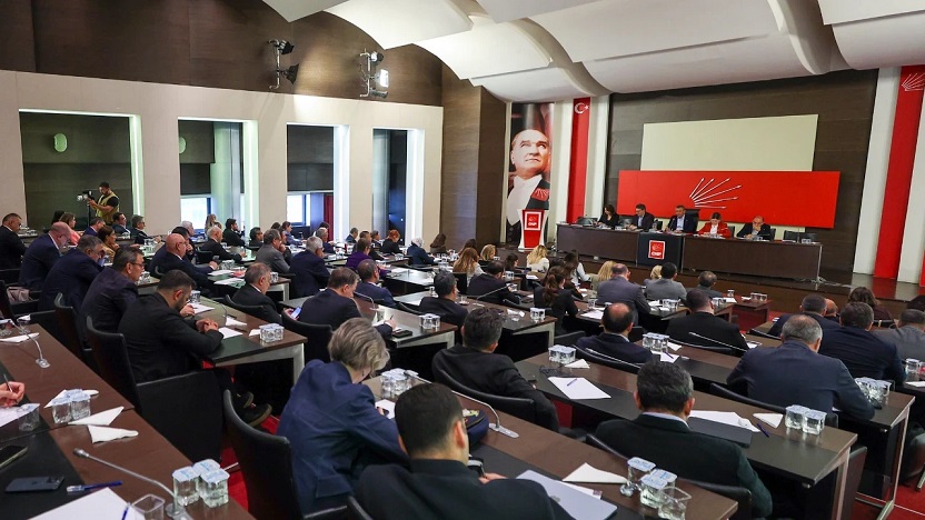 Özgür Özel ekibi Parti Meclisi'nden istifa etti: Kurultay hamlesi
