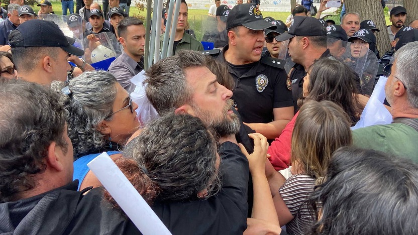 Ankara'da özel sektör öğretmenlerine polis müdahalesi: Sendika Başkanı dahil çok sayıda gözaltı