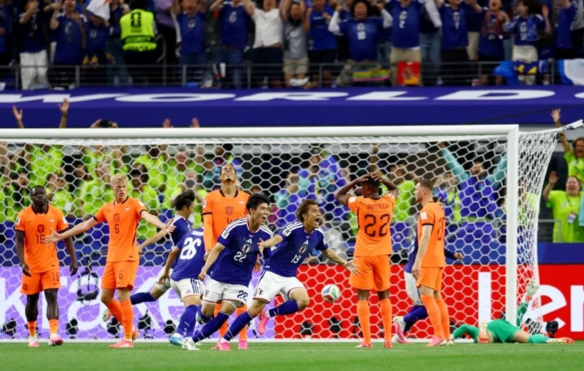 Hollanda 2-2 Japonya