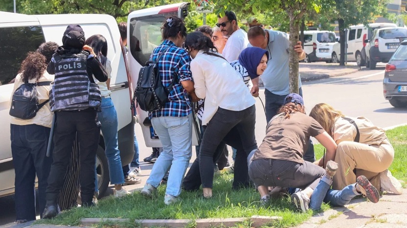 Öğretmenlere TBMM önünde ters kelepçe
