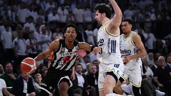 Fenerbahçe Beko, Beşiktaş GAİN'i deplasmanda devirdi