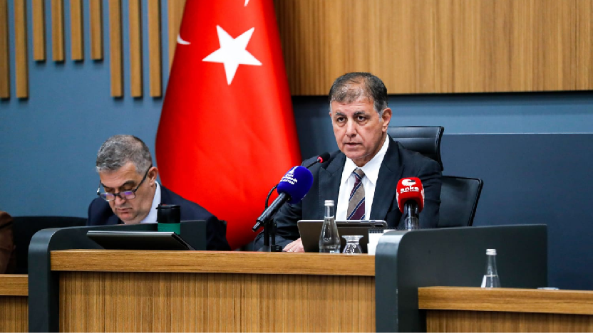 İzmir Büyükşehir Belediye Başkanı Cemil Tugay CHP’den istifa etti