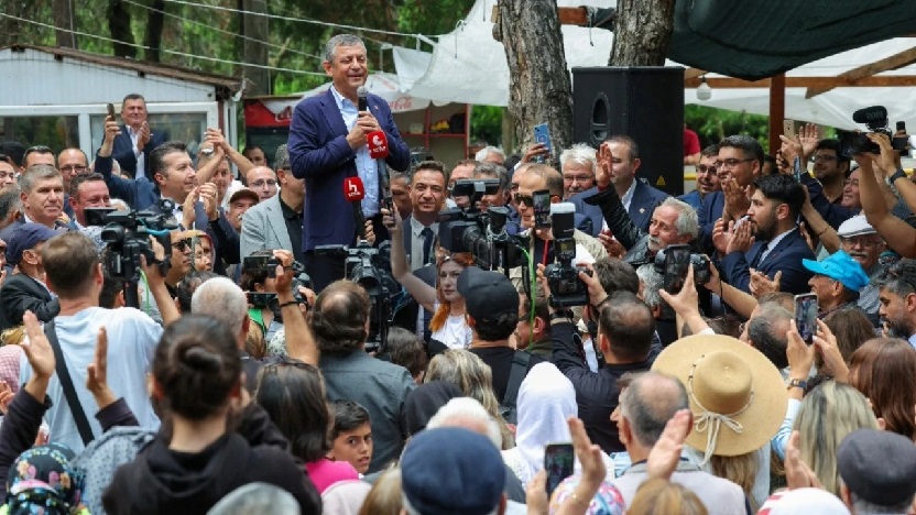 Özgür Özel, Burdur-Yeşilova'dan seslendi: Önce hep birlikte kurtulalım