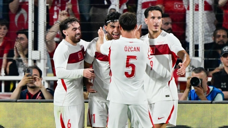 Galatasaray milli yıldız ile el sıkıştı! Sorun 'serbest kalma' rakamında