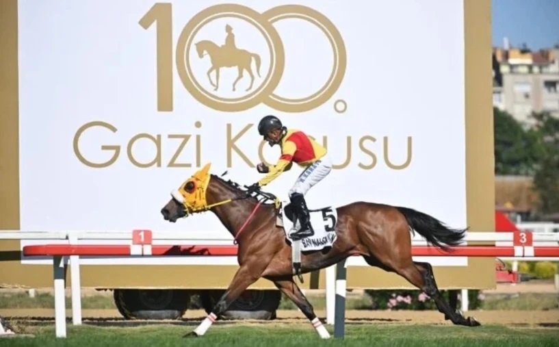 100. Gazi Koşusu'nu kazanan belli oldu: Sahibine servet kazandırdı