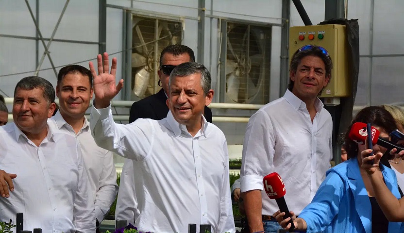 Özgür Özel 'yeni parti' için en net işareti İzmir'de verdi