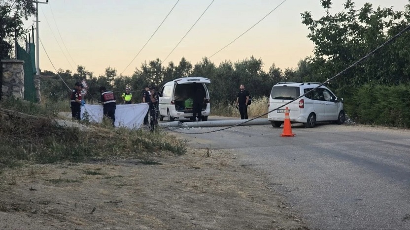 Bursa'da kaza yapan sürücüye yardıma giderken elektrik akımına kapılıp öldü