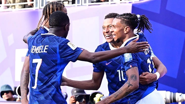 Fransa, İsveç'i 3-0'la geçerek adını ilk 16'ya yazdırdı