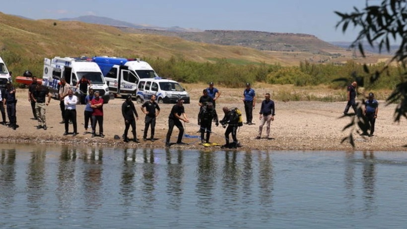 Kızılırmak, iki çocuğu aldı götürdü! Birinin cansız bedeni bulundu