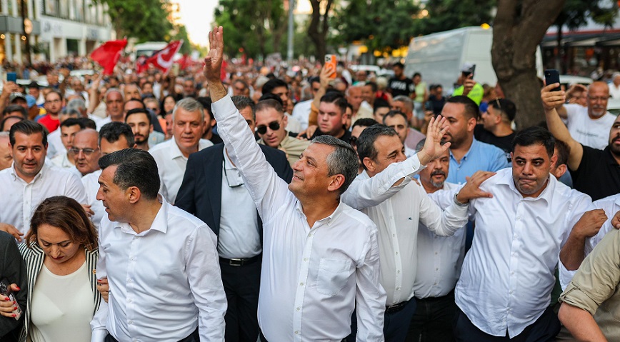 Özgür Özel Adana’dan seslendi