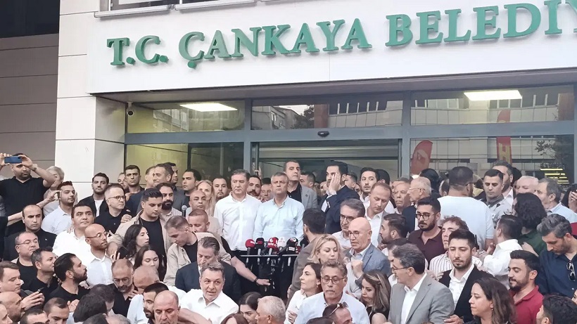 Özgür Özel, Erdoğan'a seslendi: 'Masumların canını yakma, gel benimle uğraş!'
