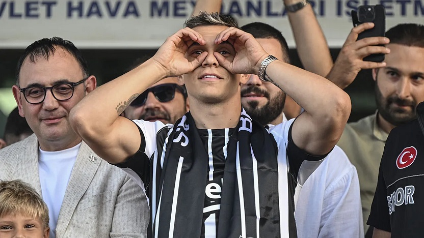 Beşiktaş'ın yeni transferi Trossard'dan ilk sözler: "Oynamak için sabırsızlanıyorum"
