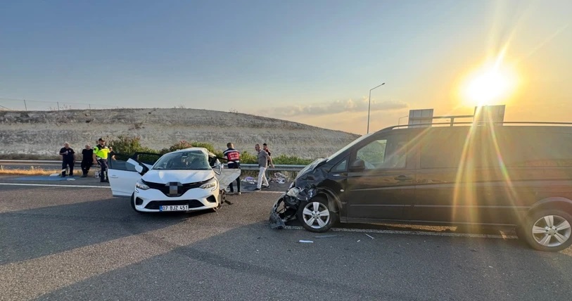 Şanlıurfa'da feci kaza: Üç ölü, 3'ü ağır 8 yaralı