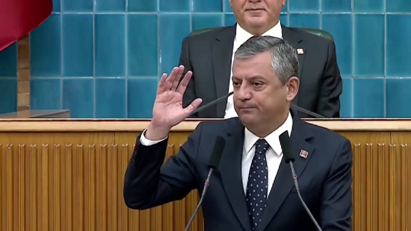 CHP'de tarihi grup toplantısı: Özgür Özel kürsüde / Canlı