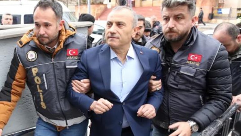 Eski Vali'den 'mafyavari' eylemler!