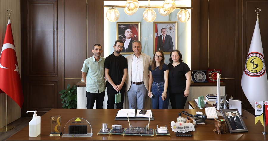 YKS Türkiye ikincisi Çerkeş'ten Semih Danacıoğlu