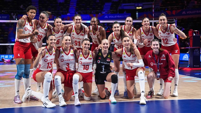 Kanada engelini geçtik... Filenin Sultanları, Milletler Ligi'nde yarı finalde