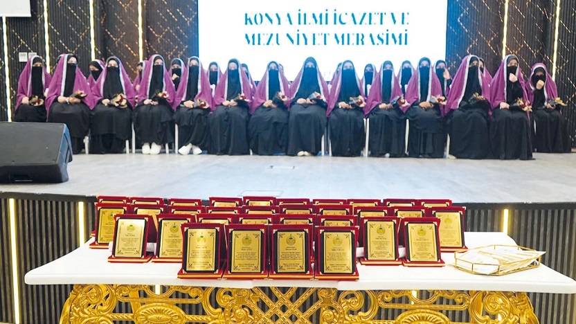 Devrim kanunlarıyla yasaklanan medreseler laik eğitime meydan okuyorlar