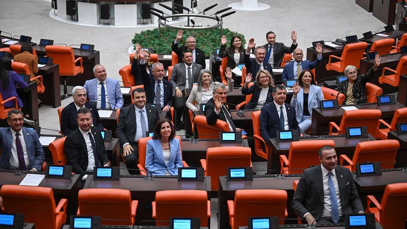 YENİ Parti sonrası Meclis'te oturma düzeni değişti