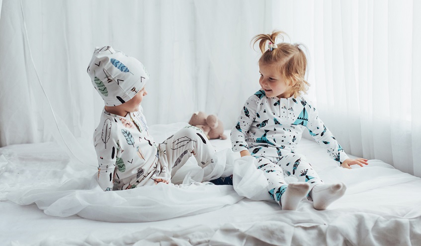 Konforlu ve şık bebek kıyafetleri seçim rehberi