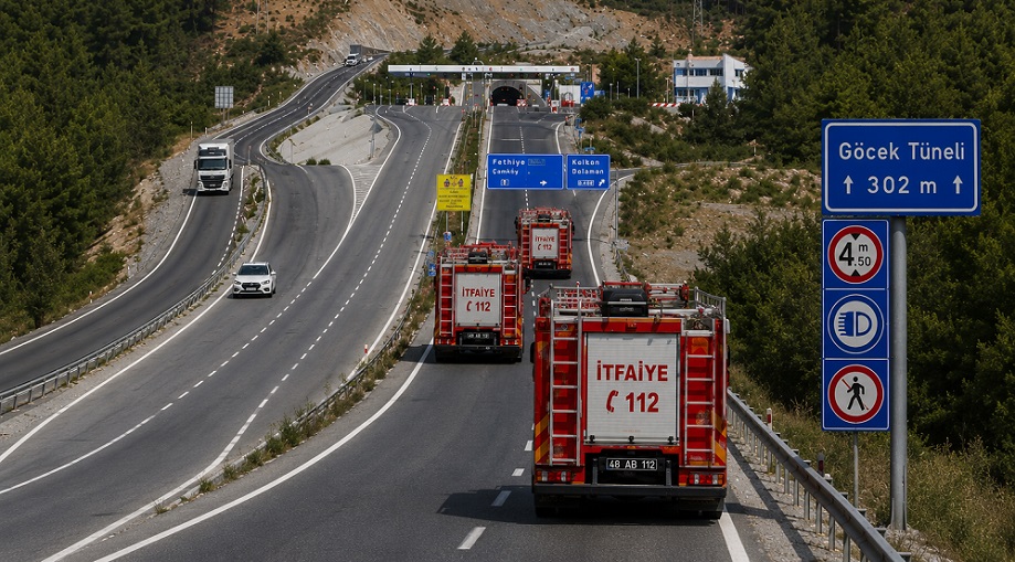 Yangınlarla mücadelede tepki toplayan iddia: Araçlardan tünel parası mı alınıyor?