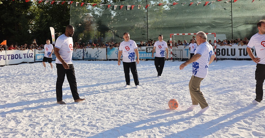 Pascal Nouma ile TUZFEST'26'nın coşkusu 'tuzdan' sahalarda başladı