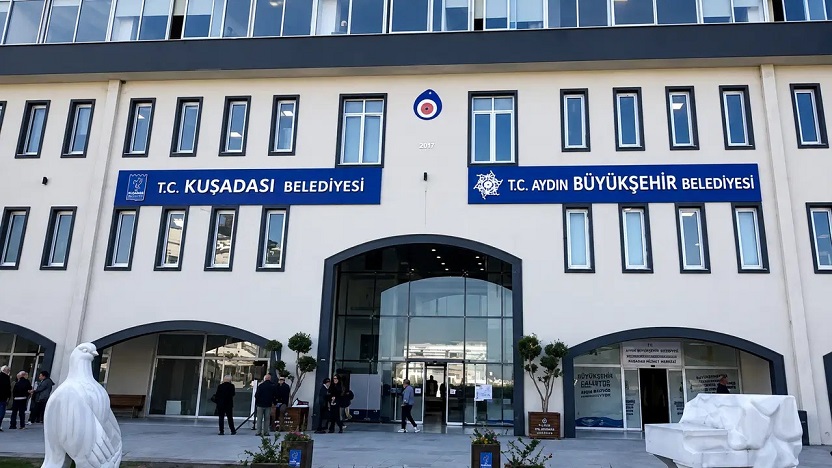 Kuşadası Belediyesi'ne 3. dalga operasyon: 15 gözaltı