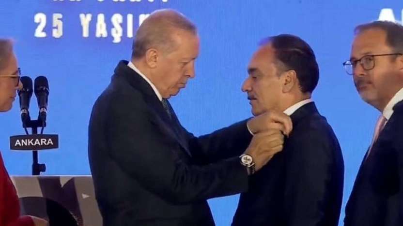 3 milletvekili ve 7 belediye başkanı AKP'ye geçti