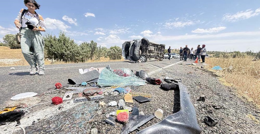 Diyarbakır'da nişan yolunda katliam gibi kaza! 7 kişi öldü, 9 kişi yaralandı